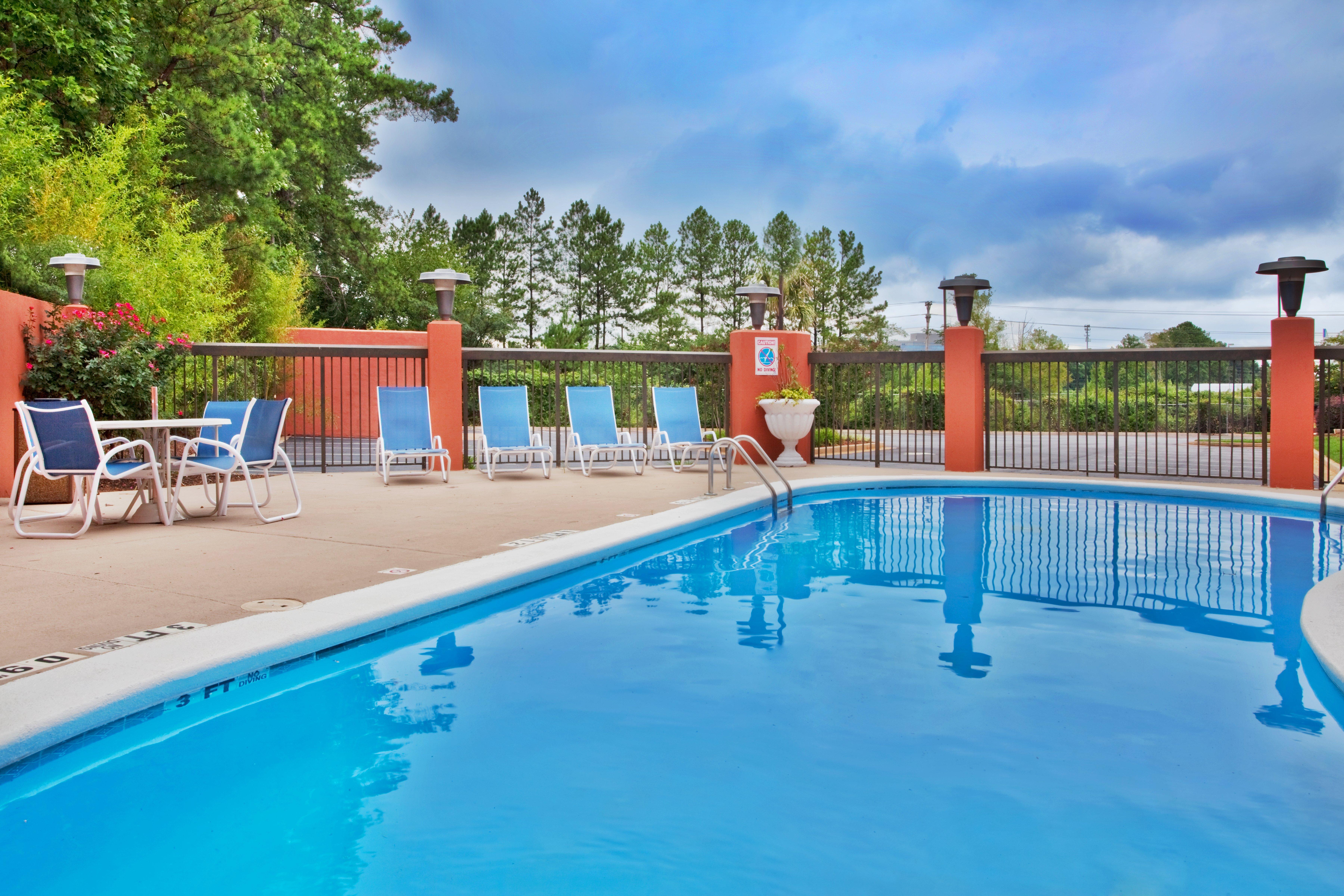 Holiday Inn Express Hotel & Suites Lawrenceville, An Ihg Hotel Exterior photo